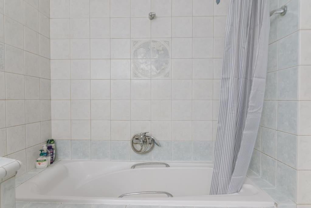Sunny Apartment For Couples & Friends In Centre Heraklion  Екстер'єр фото