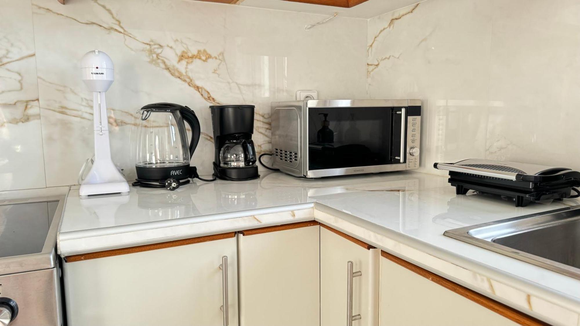 Sunny Apartment For Couples & Friends In Centre Heraklion  Екстер'єр фото